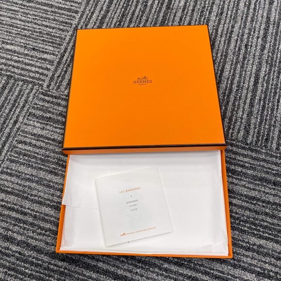 HERMÈS Scarf Brides de Gala Silk H Grygkar Racing Green Gold - Picture 2 of 4